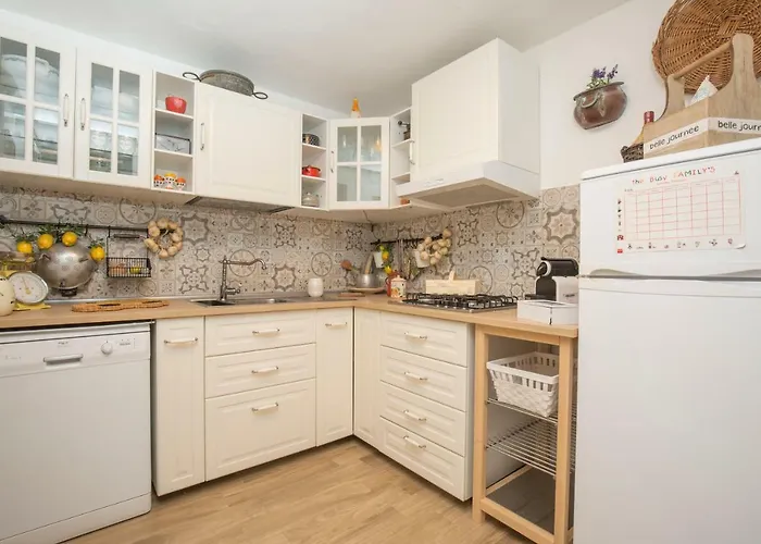 Fabiene Familyholidays Gelsonia Чефалу